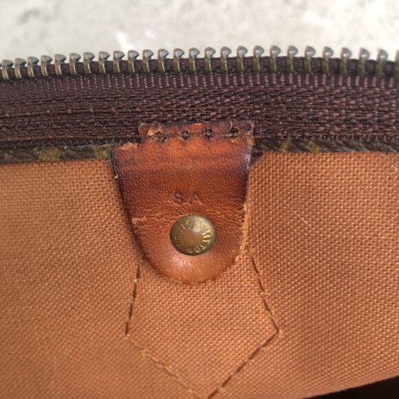 Vintage Louis Vuitton Speedy 40 - Picture 9 of 10
